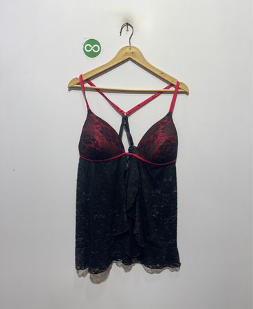 Babydoll de encaje negro y rojo