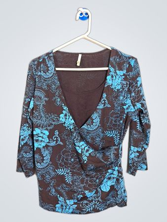 White Stag Brown and Blue Floral Print 3/4 Sleeve Wrap Top