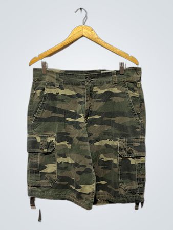 FREEWORLD GARMENTS CLOTHING CO. Calças Cargo Camufladas