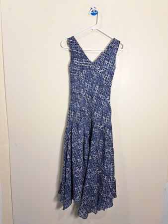 Evan-Picone Women's Blue Patterned V-Neck Dress