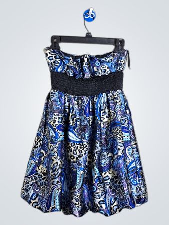 BODY CENTRAL Robe mini à smocké taille sans manches à imprimé paisley bleu