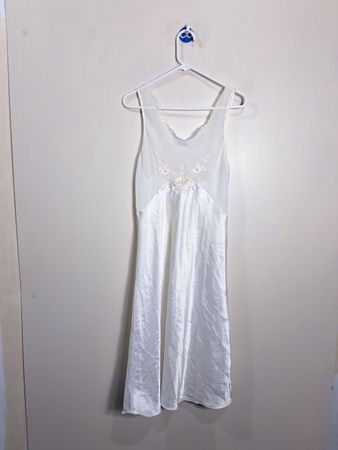 Nuisette en satin blanc Intimo Amore avec broderie florale