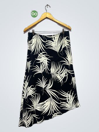 Black and white palm leaf print skirt size 14
