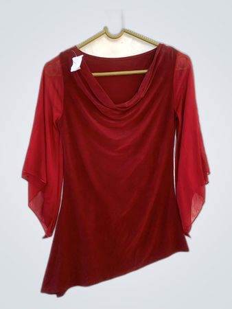 Blouse à manches transparentes drapées rouges