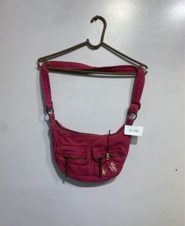 Pink hobo bag with butterfly embroidery