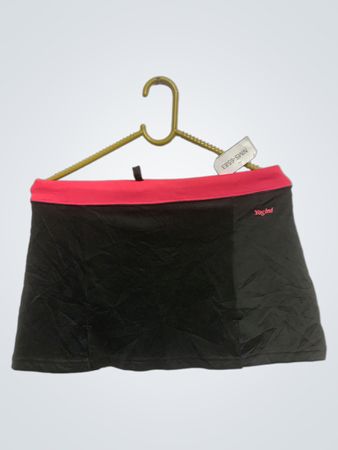 Yogini schwarze Hose mit pinkem Bund