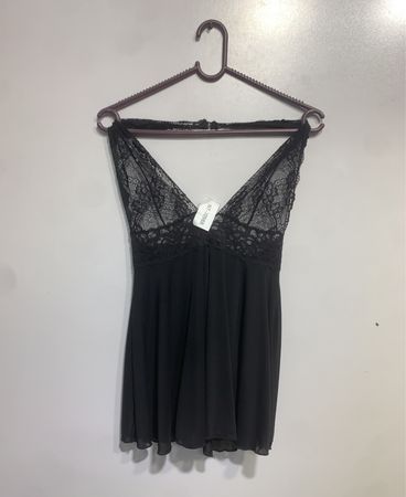 Schwarzes Spitzen-Babydoll