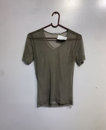 Durchsichtiges V-Ausschnitt-T-Shirt