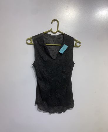 Schwarzes ärmelloses Top