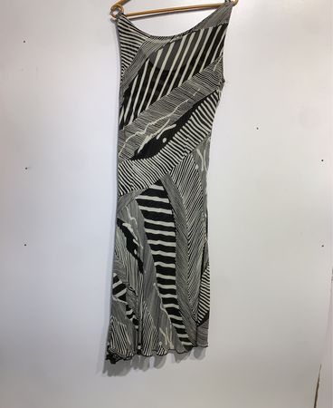 Ärmelloses Kleid mit geometrischem Druck