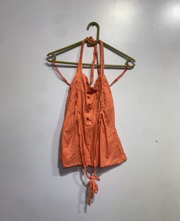 Orangen gestreifter Haltertop mit Band und Knöpfen