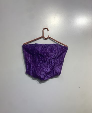 Lila Perlen-Bustier-Oberteil