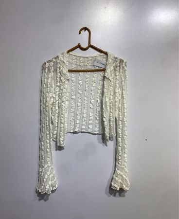 Weißer kurzer Spitzen-Cardigan