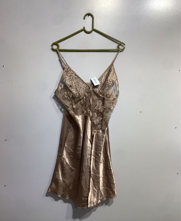 Satin Slipkleid mit Spitze