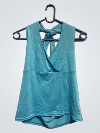 Blaues Halsband-Trägertop
