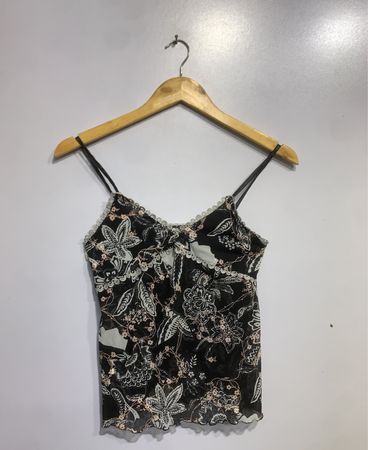 Schwarzes Blumendruck-Cami-Top