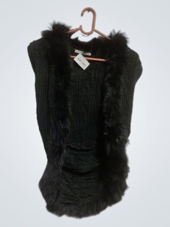 JOYX Schwarze Weste mit Fellbesatz und Kabelstrick