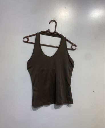 Braunes Tanktop mit NT-78777-Tag