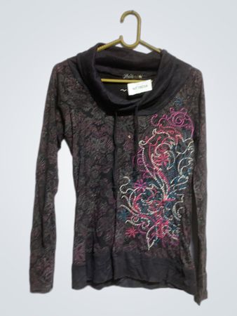 Kovishki Collection Langarmoberteil mit Schalkragen und besticktem Design
