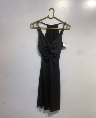 Schwarzes gerafftes Halterkleid