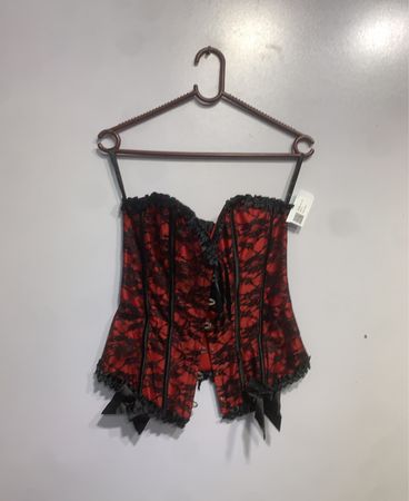 Rotes und schwarzes Spitzen-Corsett