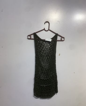 Grünes gehäkeltes Tanktop