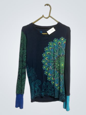 Desigual Langarm Grafikdruck V-Ausschnitt T-Shirt