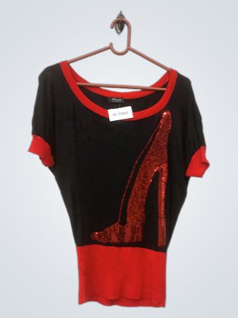 33star Schwarzes und Rotes Pailletten High Heel T-Shirt
