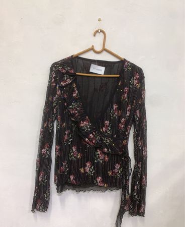 Schwarzes Blütenmuster Wickeltop mit Pailletten