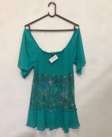 Dours The World NSD-9949 Teal Smocked Top mit floralem Panel