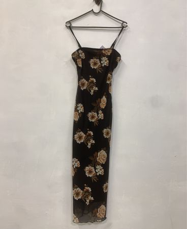 Schwarzes Blumendruck-Slipkleid