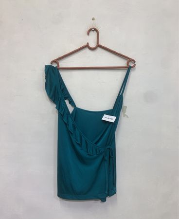 Teal Rüschenshirt mit einem Schulterträger