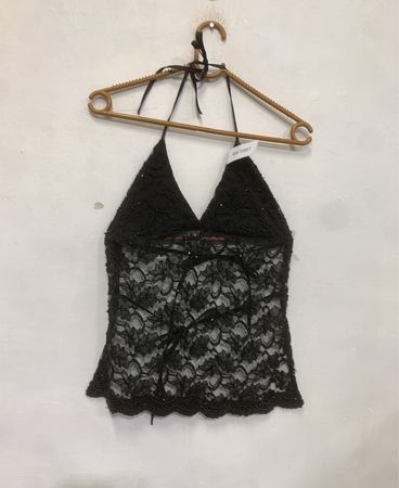 Haut halter en dentelle noire