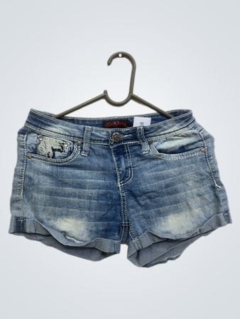 Love x India Denim-Shorts mit Flügelelementen