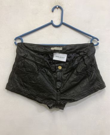 Shorts en similicuir noir STEFANEL