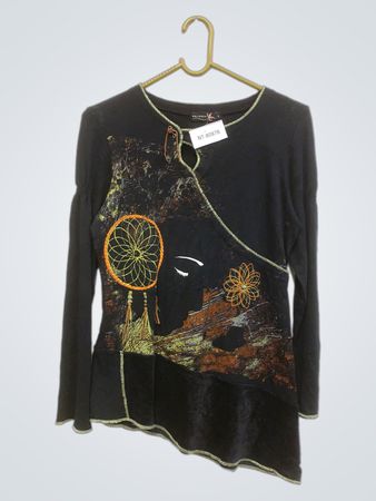 KALISSON Black Long Sleeve Top with Dreamcatcher Graphic