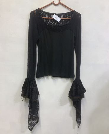 Top à manches longues en dentelle noire