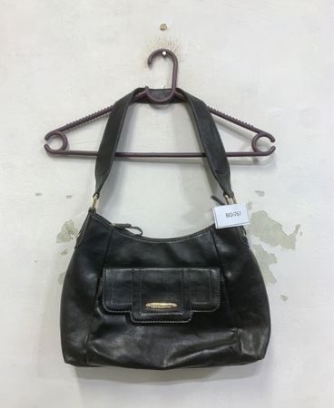 Liz Claiborne Schwarze Leder Schultertasche