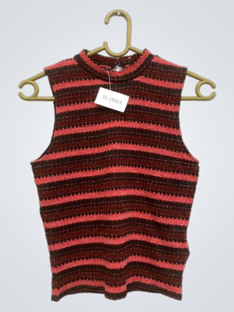 Gestreifter ärmelloser Mock-Neck-Top