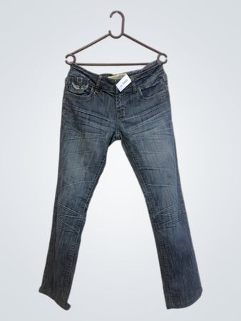 BMore Jeans mit Flügelverzierungen