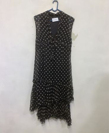 Beebies Made in Italy schwarzes ärmelloses Rüschkleid mit weißem Punktenmuster
