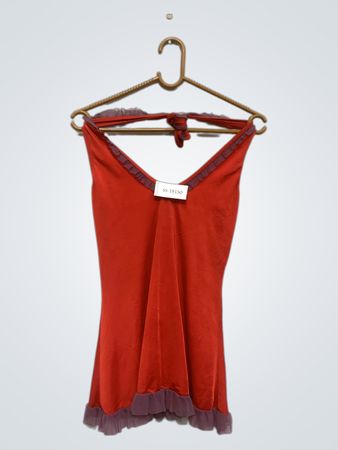 Rotes Trägershirt mit lila Besatz