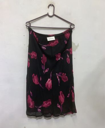 Schwarzer Blumenmuster-Midi-Rock
