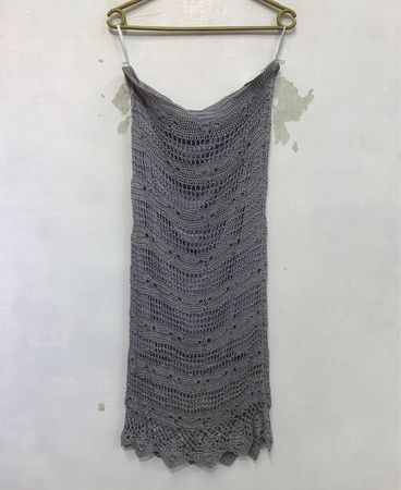 Graues Häkelkleid