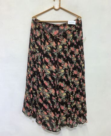 Schwarzer Blumenmuster-Maxi-Rock