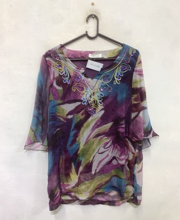 EDER Damen Größe L Bluse mit Blumenmuster und verziertem Ausschnitt