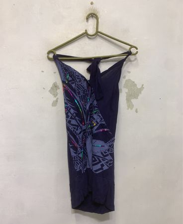 Jennifer Damen Größe S Blau Halsbandtop mit Pailletten und Tribal-Druck