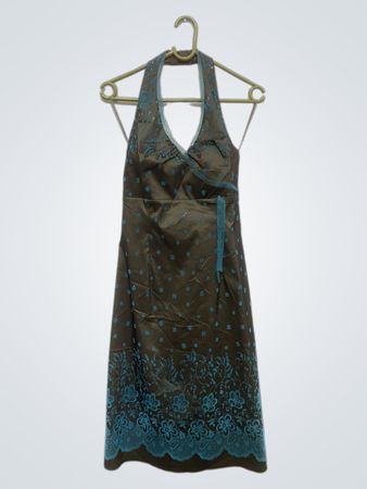 London Girl Halterneck Kleid mit blauem Blumenmuster