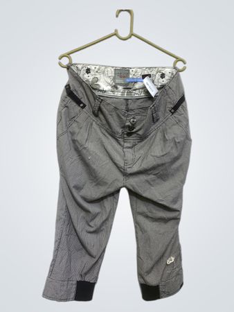 Fresh Made Clothing Fine Yarn Ltd. Originaldesign speziell für Sie! Genuine Clothing Company Capris