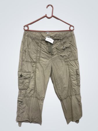 Avanti Damen Beige Cargo Capri-Hose
